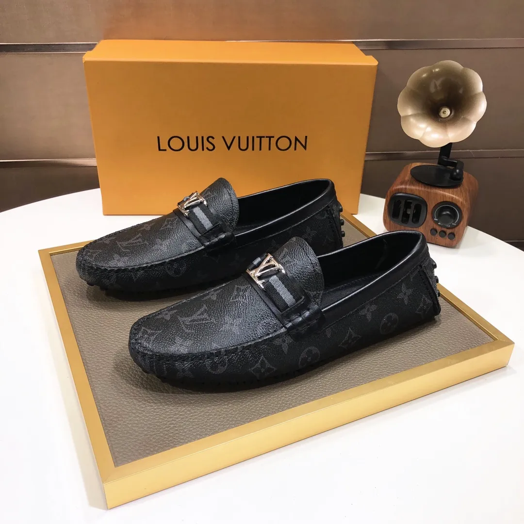 Men's men's shoes 💰420💰 [LV Doudou shoes] (water-dyed cowhide lining) new model is on the market, available on the official website. The new Doudou shoes are processed into single-color materials, and the uppers are made of imported special materials. The body of the shoe is fully hemmed with mark thread, and is lined with imported original cowhide leather. The elegant shoe shape is super suitable for all-matching, and the size is 38-44.
